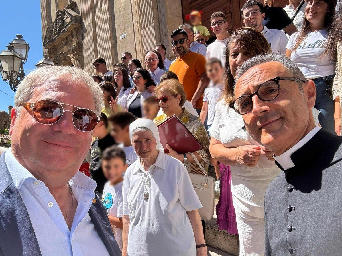 Rogliano saluta Madre Carmelina: un ringraziamento per anni di dedizione alla comunità -