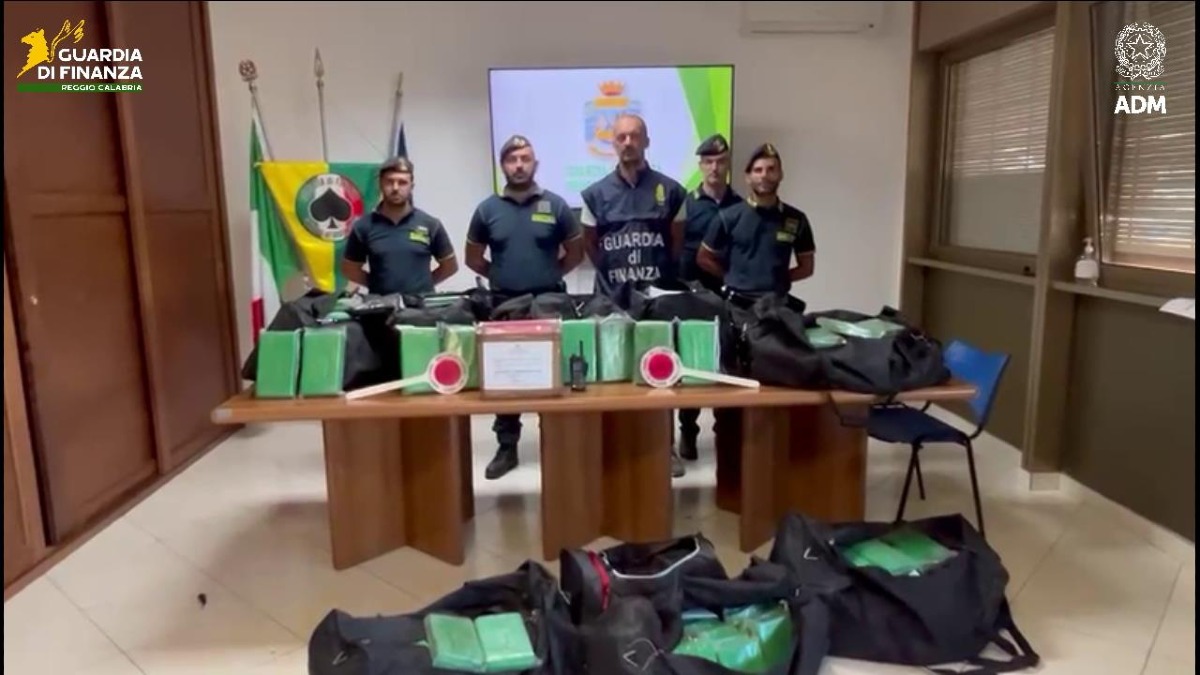 Sequestrati 288 kg di cocaina al Porto di Gioia Tauro -