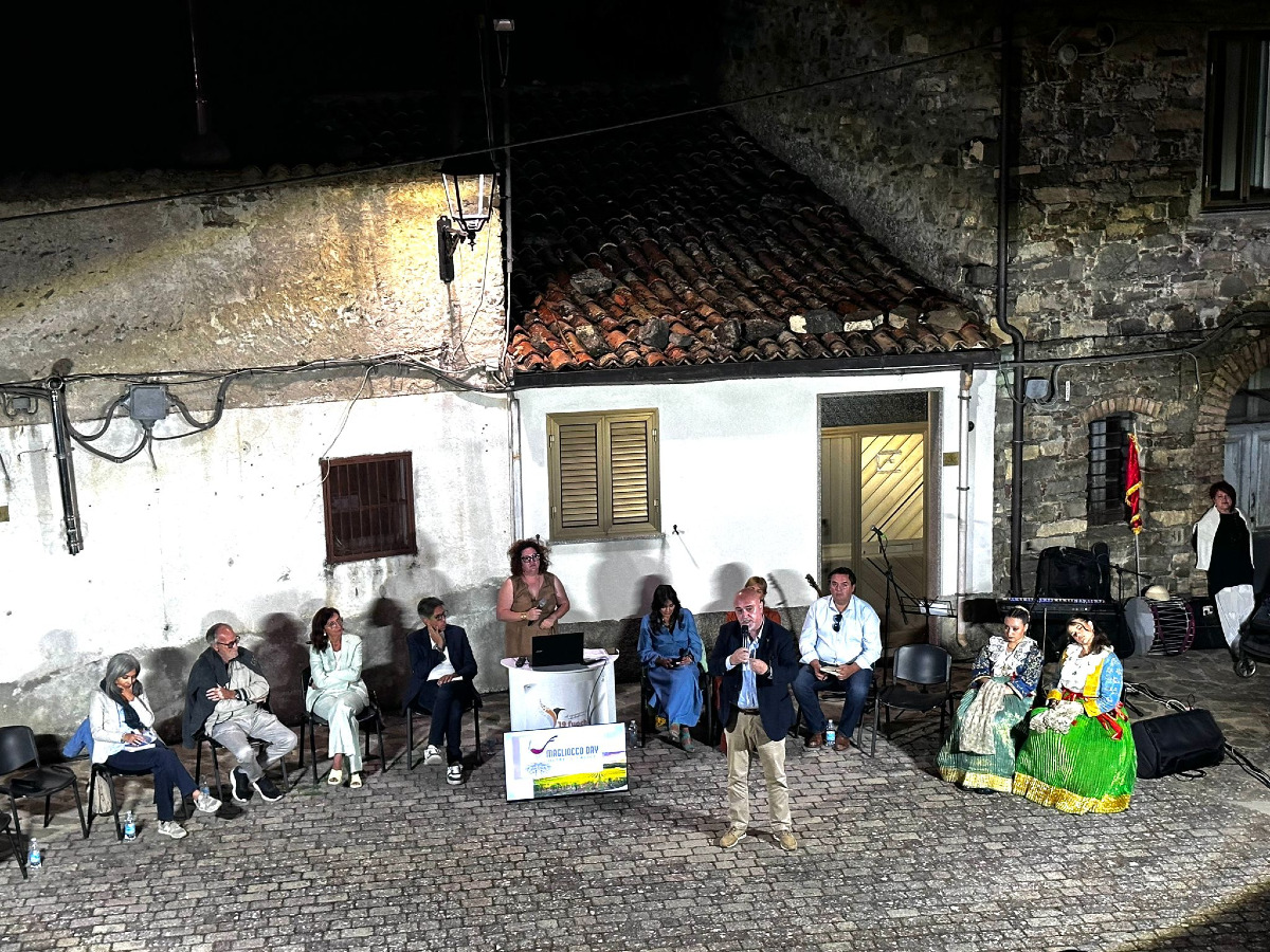 Ritornare, resistere, rinascere: la lezione dei borghi da Plataci -
