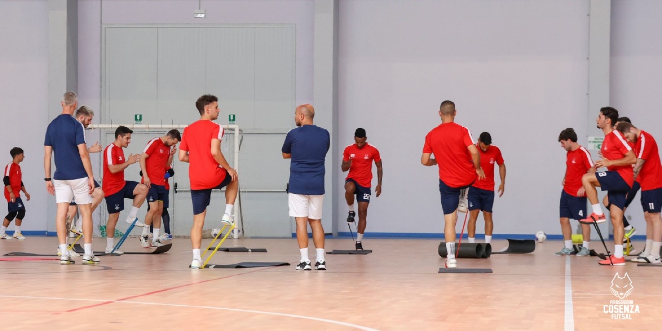  La Pirossigeno Cosenza si prepara per l'esordio stagionale in Coppa della Divisione - 