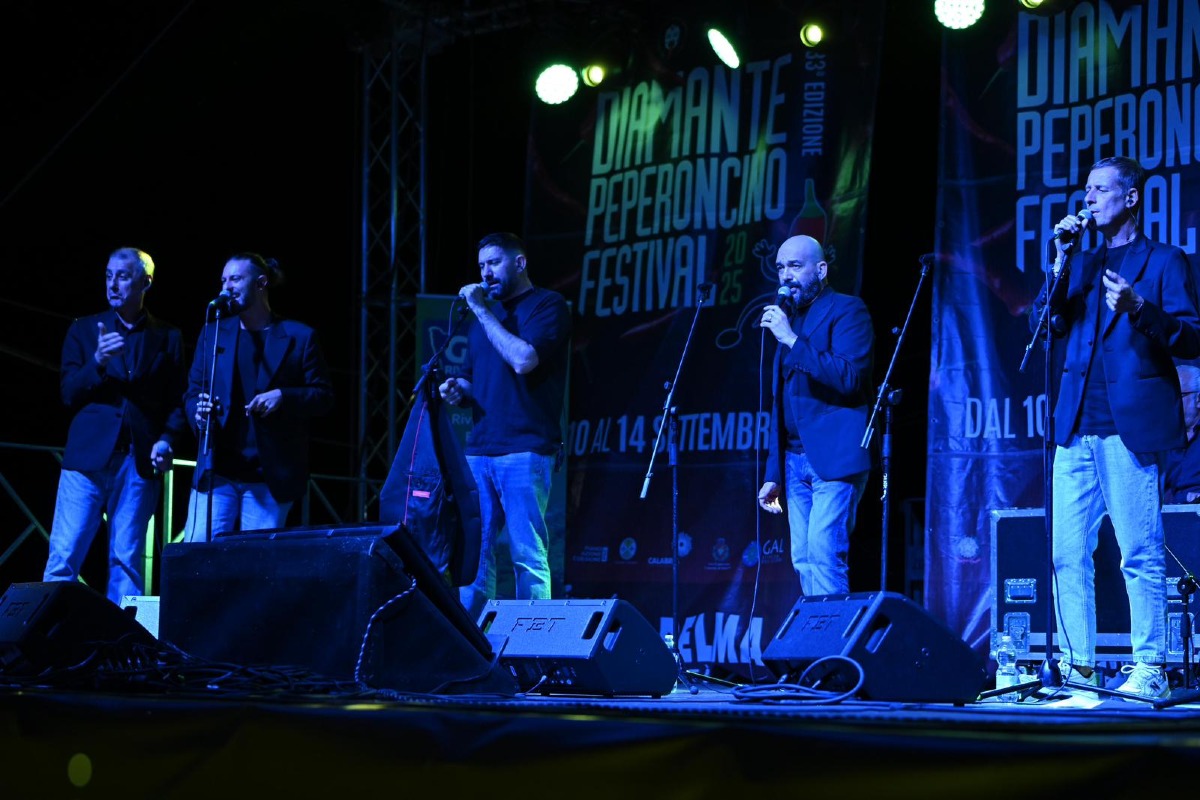 I Neri Per Caso infiammano il Peperoncino Festival -