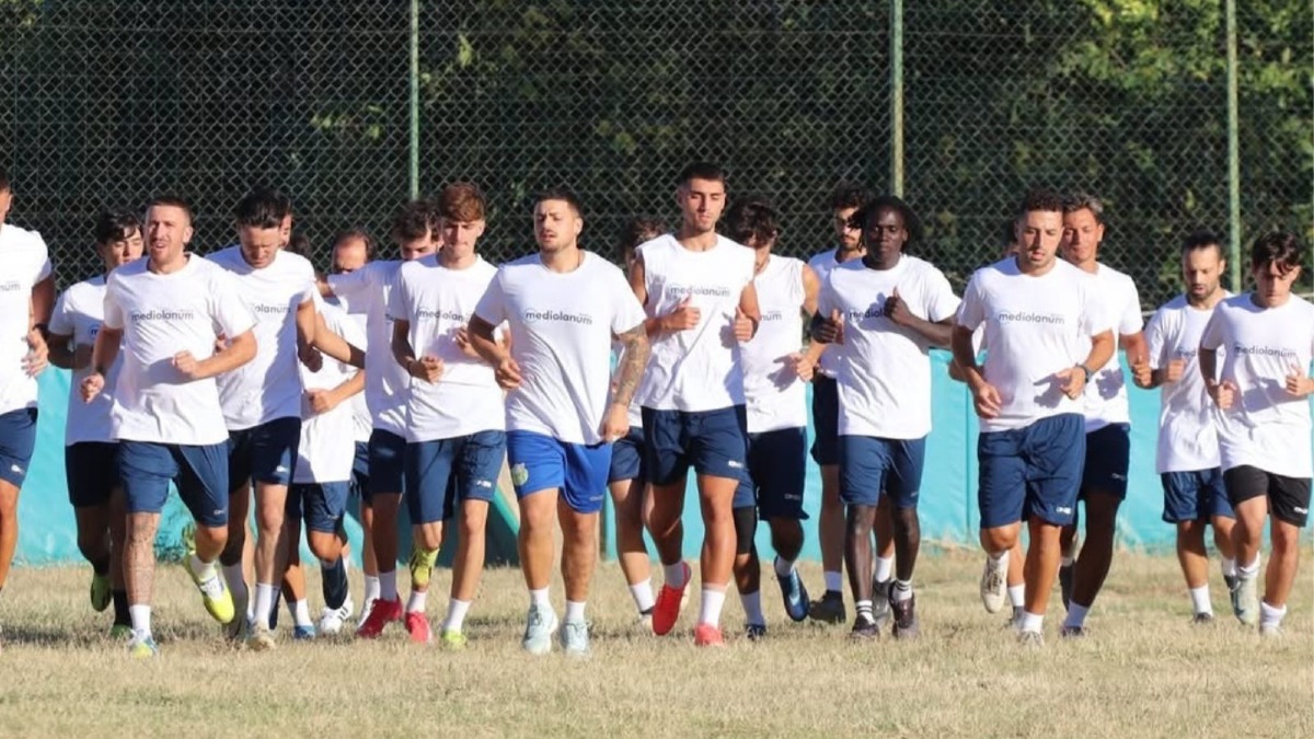 Calcio - Roggiano Gravina accolto a Malvito: “Il valore di una comunità si misura dalla solidarietà” - 