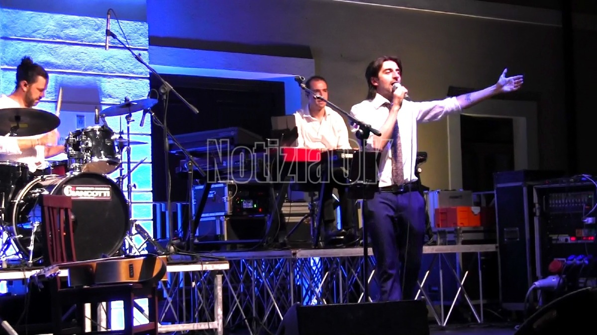  (VIDEO) “Una razza in estinzione”, applausi per il tributo a Giorgio Gaber a Crotone - 