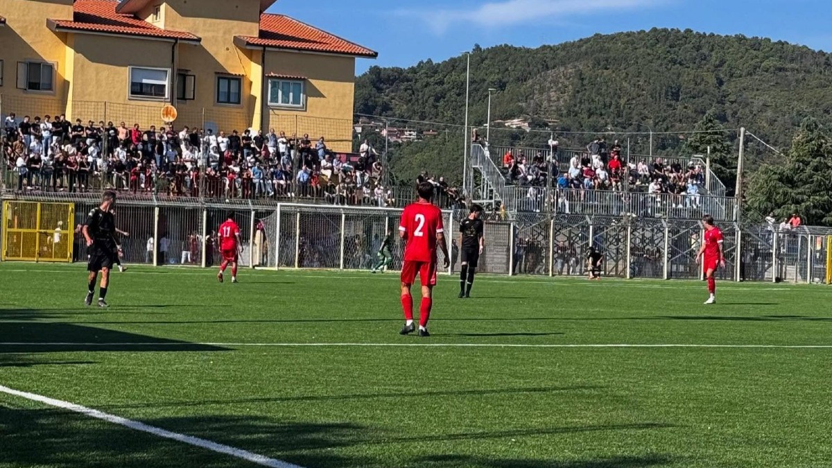 Promozione, esordio amaro per le catanzaresi: sconfitte casalinghe, vince solo il San Nicola - 