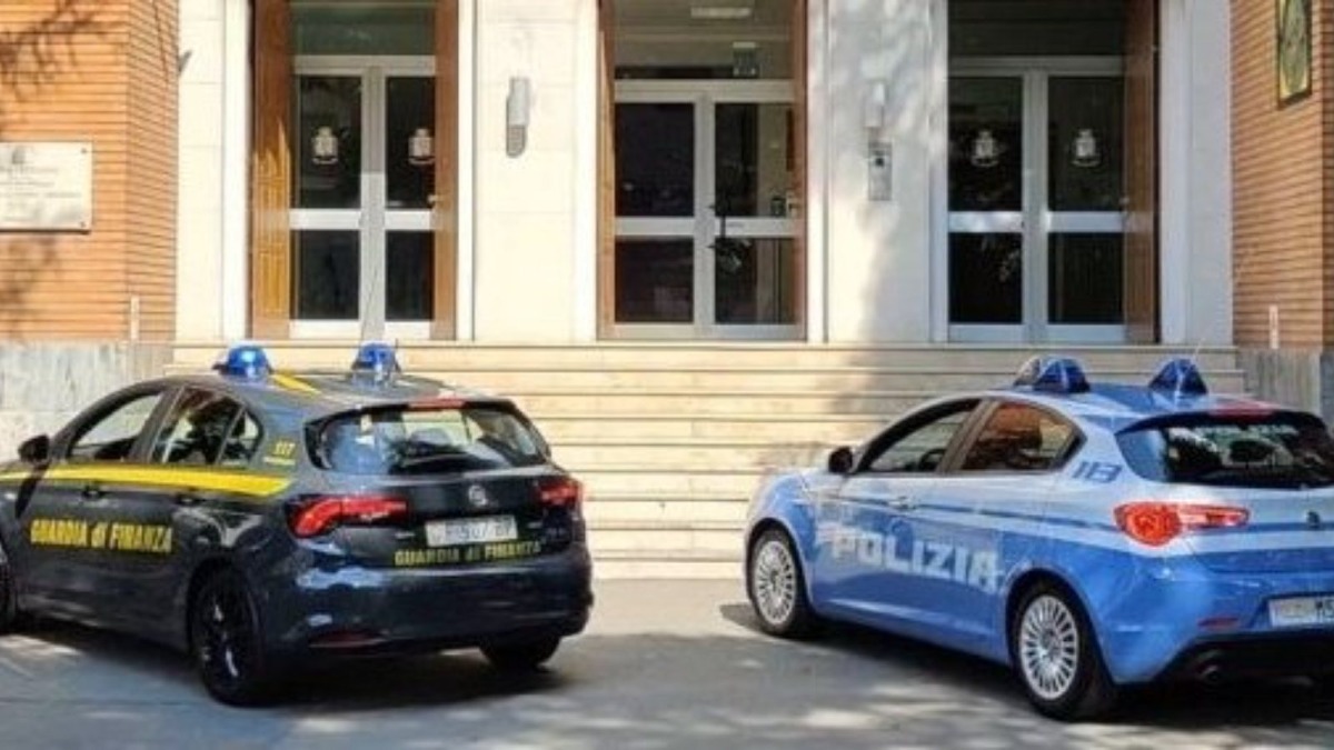 Irregolarità in sale giochi e locali, maxi operazione interforze nel Crotonese - 