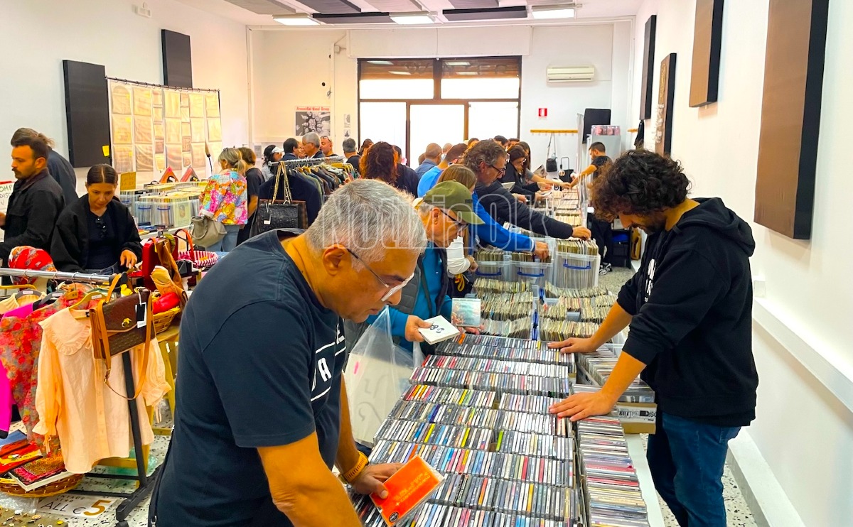 Catanzaro Vinyl Market: torna la passione per i dischi in vinile - vinile redazione