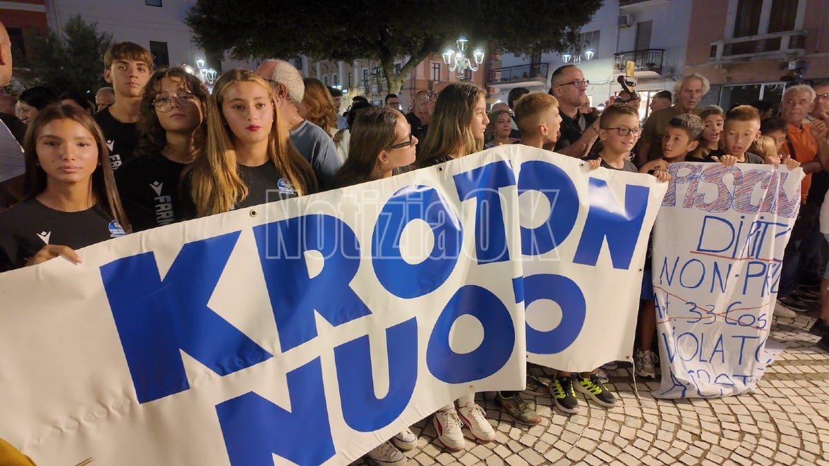 Kroton Nuoto, l'assessore allo sport replica: "Massimo sforzo per tutelare gli atleti, ma è un contenzioso privato" - 