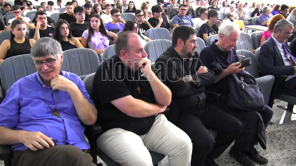 (VIDEO) “Siamo solo preti, non preti antimafia” – A Crotone il Premio Dodò Gabriele - 