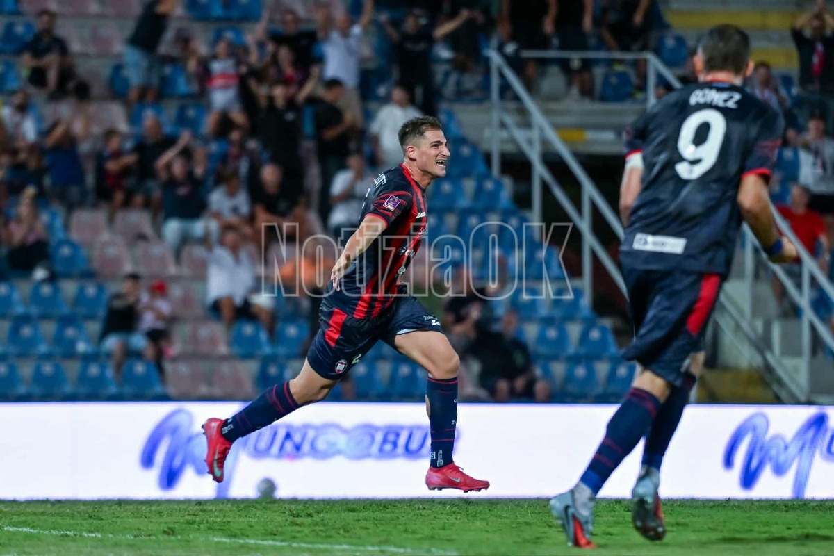 #CrotoneSiracusa 2-0 | Cargnelutti e Gomez regalano i tre punti e la prima vittoria allo "Scida" - 