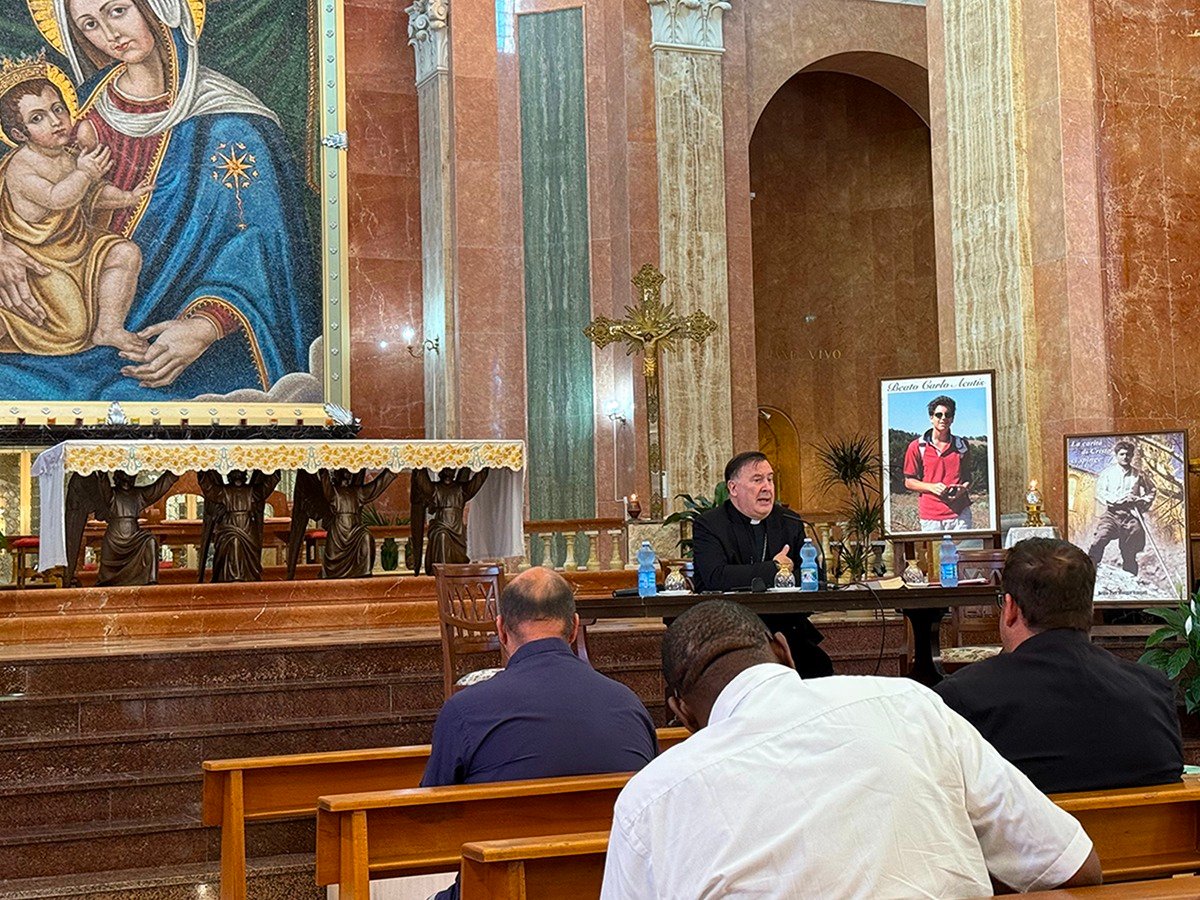 Catanzaro - Il clero diocesano tra il Vangelo di Matteo e il cuore dell’Eucaristia - 