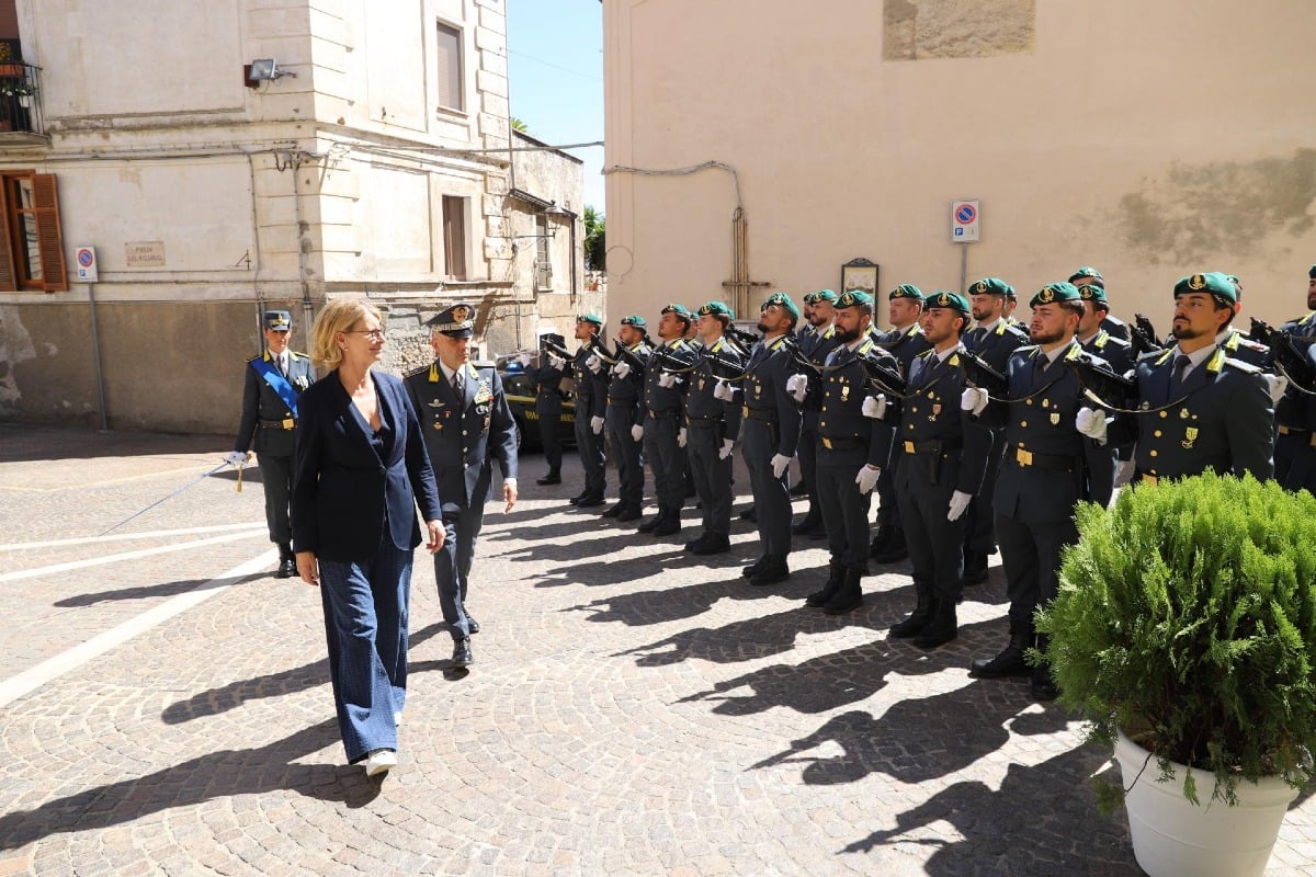 Guardia di Finanza di Catanzaro: visita al Comando Regionale Calabria del Sottosegretario Sandra Savino - 