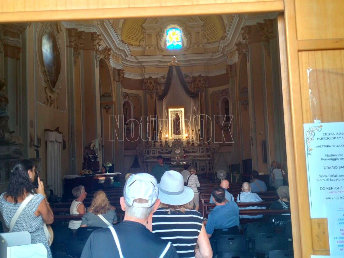 Estate settembrina, Crotone incanta i crocieristi - 