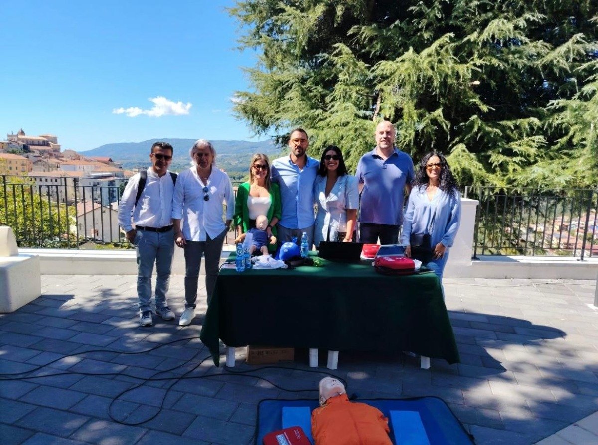 Rogliano - Un defibrillatore per la comunità - 