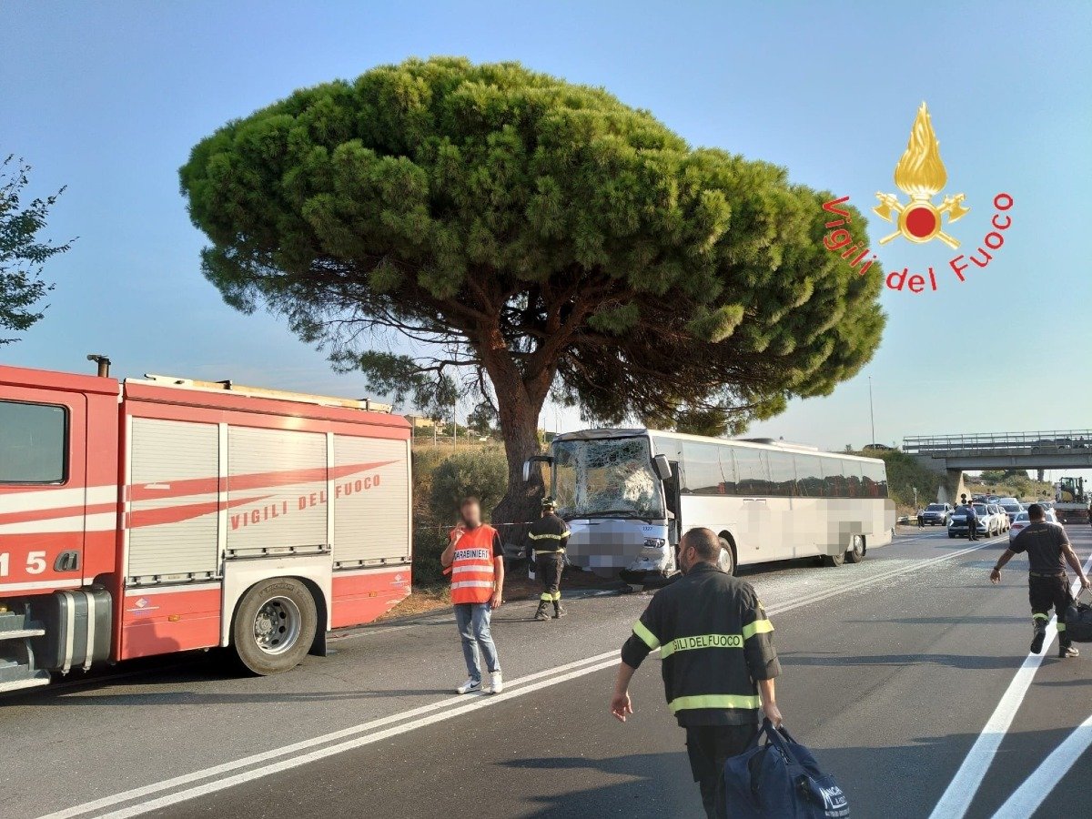 Sellia Marina, l'Amministrazione vicina agli studenti e autisti coinvolti nell'incidente stradale sulla S.S. 106 - 