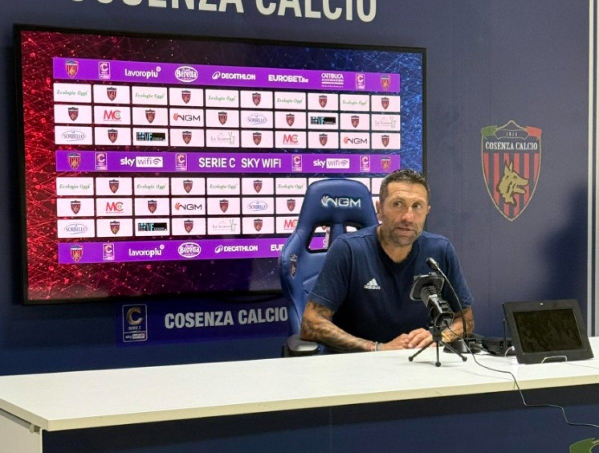 #CosenzaGiugliano 4-1 | Mister Buscè: "Stiamo crescendo, ma dobbiamo rimanere umili e lavorare duro"   - 