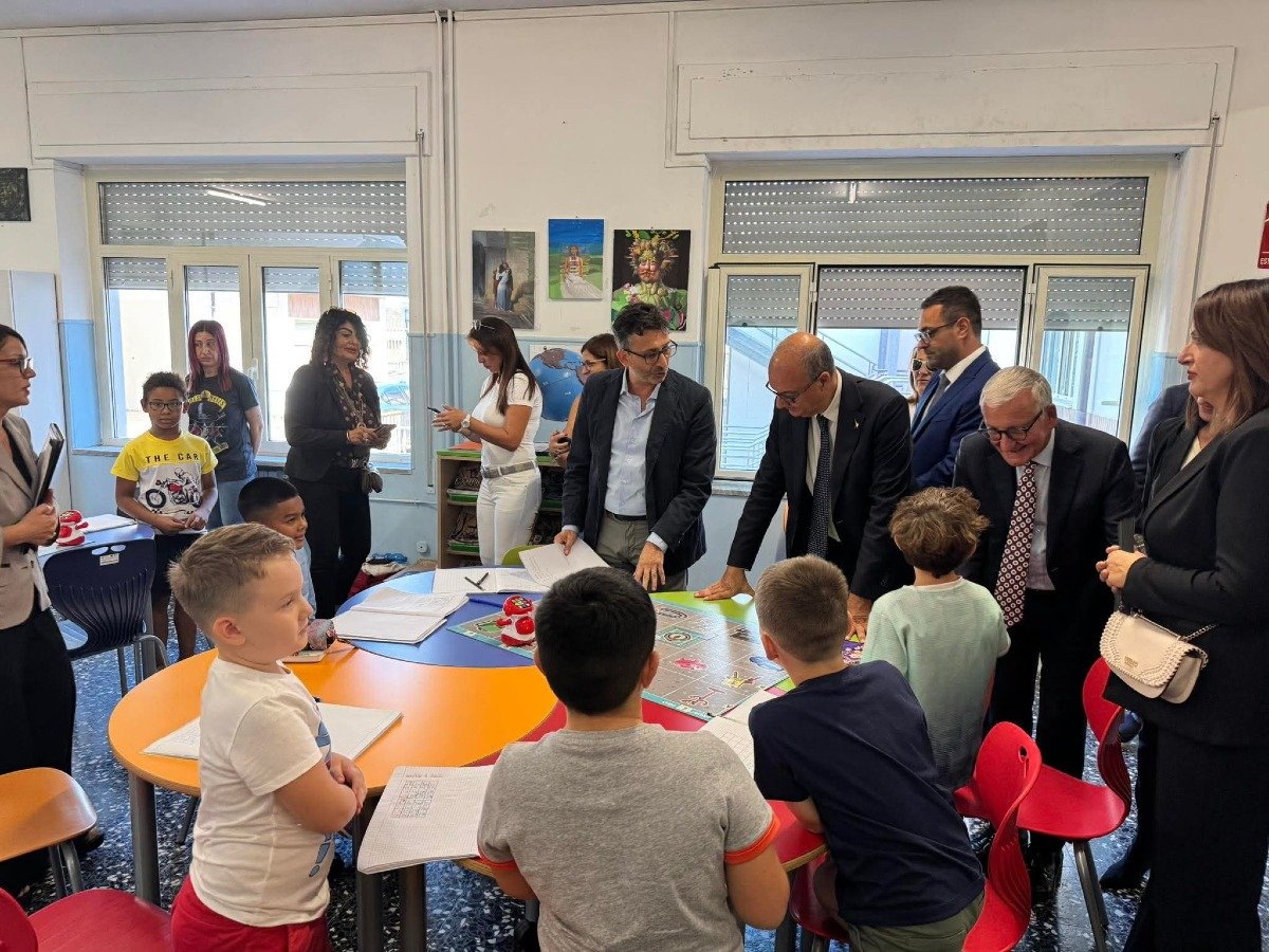 La Scuola d'eccellenza come motore di riscatto: Il Ministro Valditara in visita a Lamezia Terme - 