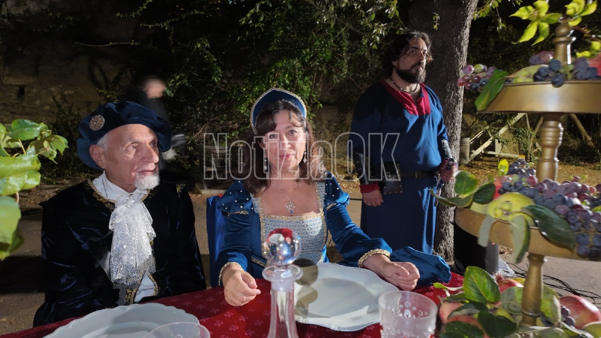 (VIDEO) Carlini come monete, dame e messeri: Crotone torna al Medioevo con “Vivere la Storia” - 