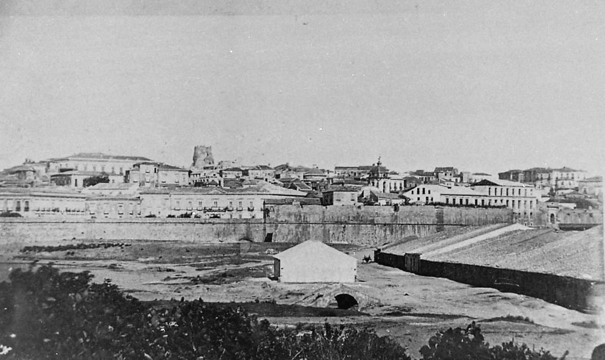 Crotone - Ai cittadini l’invito a donare o prestare foto d’epoca per arricchire l’archivio storico - 