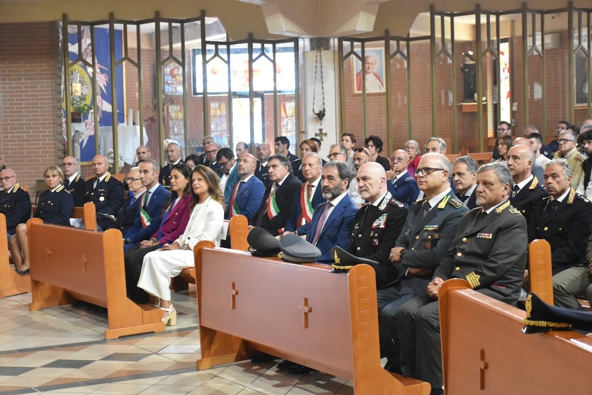 Cosenza celebra San Michele Arcangelo: la Polizia di Stato rinnova il suo impegno - 