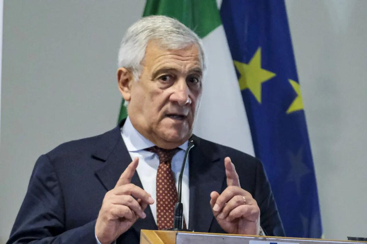 Tajani “A Gaza in corso carneficina, contrari a trasferimenti forzati” -