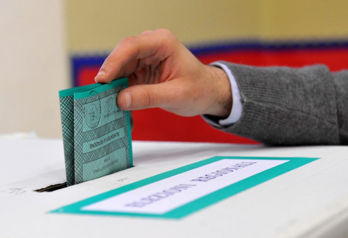 Elezioni regionali in Puglia, indette per il 23 e il 24 novembre - 