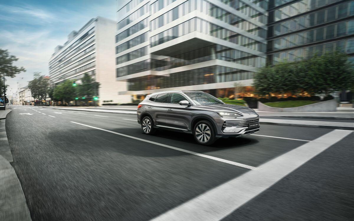 BYD accelera in Italia, crescita a tre cifre e leadership tra i Veicoli a Nuova Energia -
