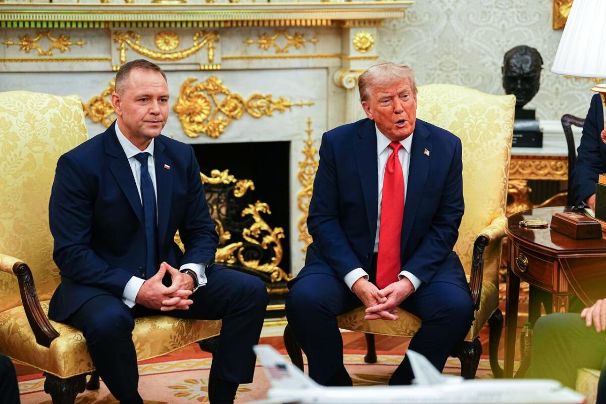 Trump accoglie il presidente polacco Nawrocki “Deluso da Putin” -