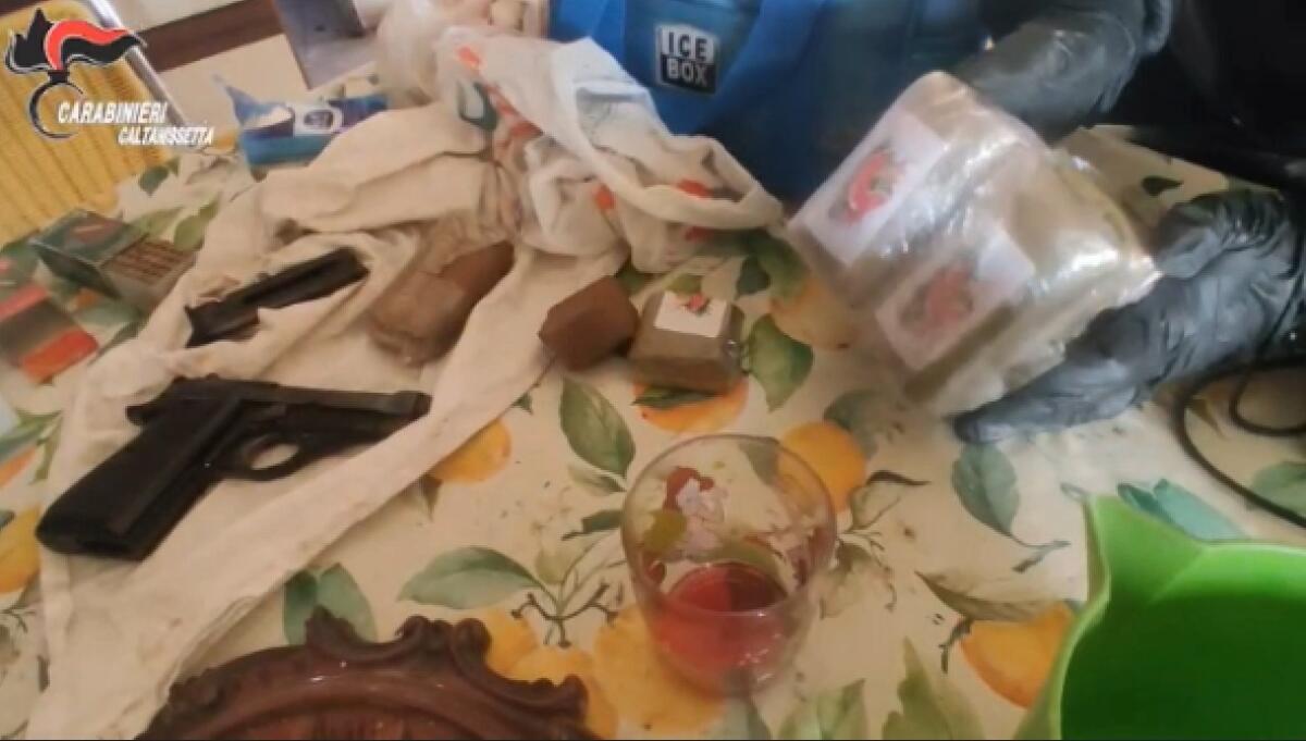 Traffico di droga tra il Nord Italia e Gela, 15 arresti nel nisseno -