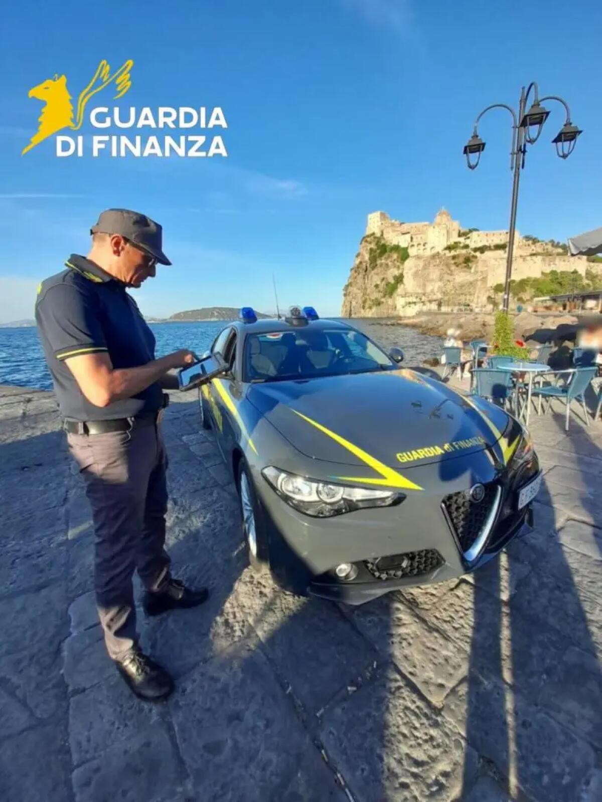 Ischia, controlli degli affitti abusivi. 52 violazioni accertate -