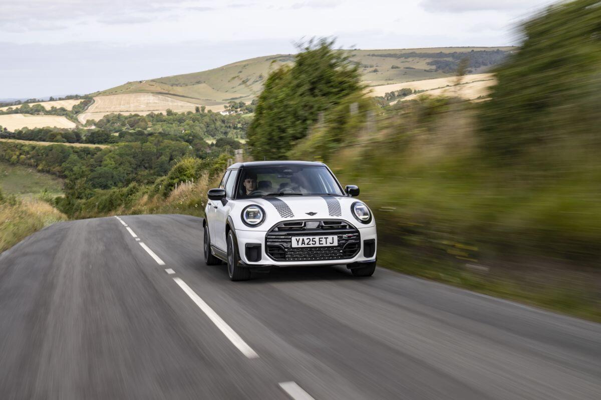 Allestimento John Cooper Works per la Mini Cooper S 5 porte - 