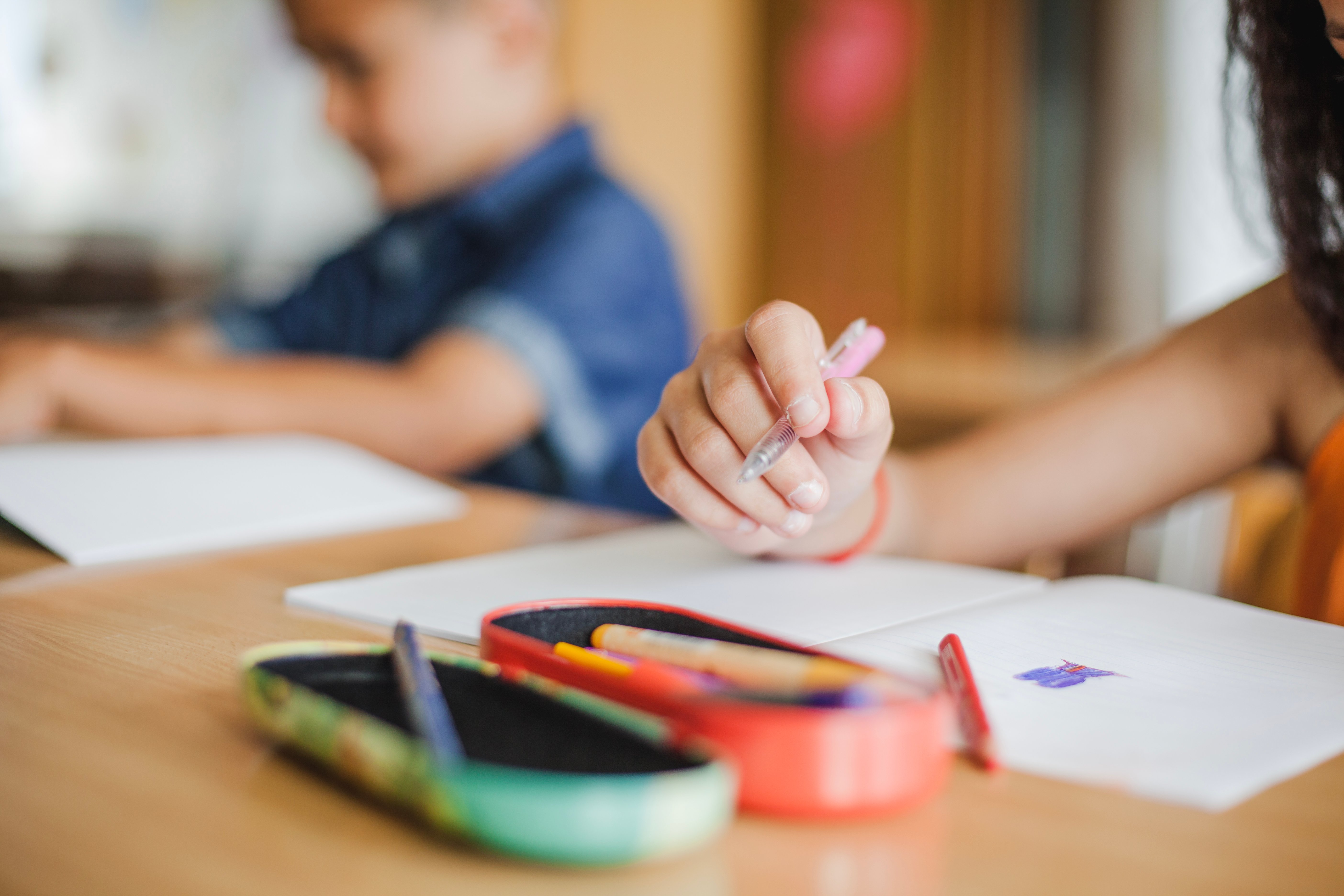 11 ottobre Giornata mondiale delle bambine: dare voce a chi troppo spesso non ne ha - Scuola, Bambini, Scrittura - ISS_35069_29290 - Ingram