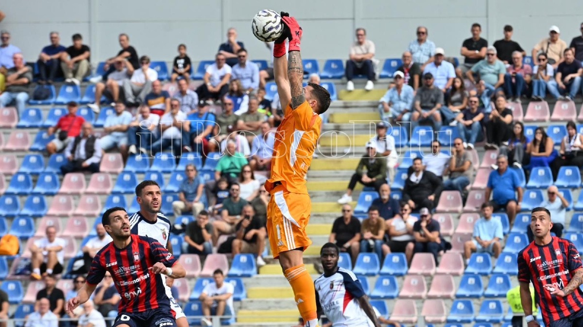 #CrotonePicerno | Longo senza due pedine chiave: rossoblù pronti al riscatto allo Scida - 