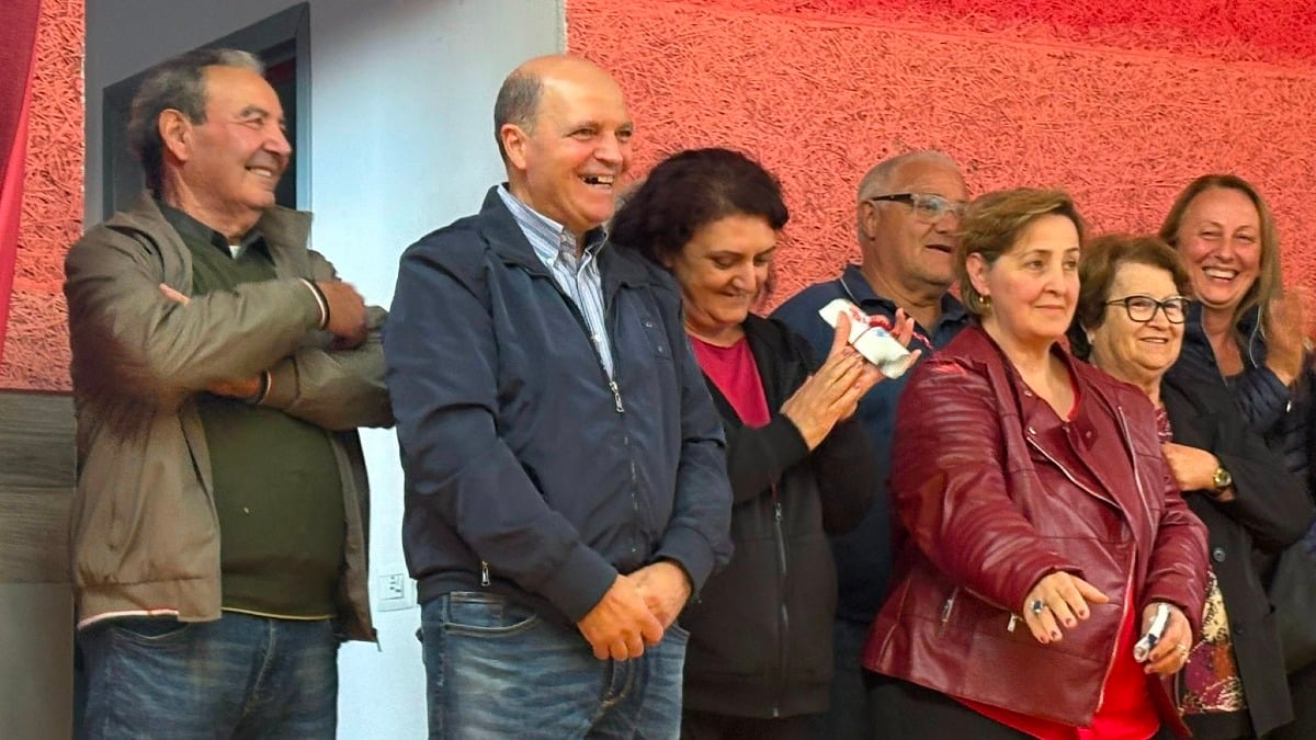 Caccuri - Al teatro comunale un pomeriggio di giochi, racconti e sorrisi tra generazioni -