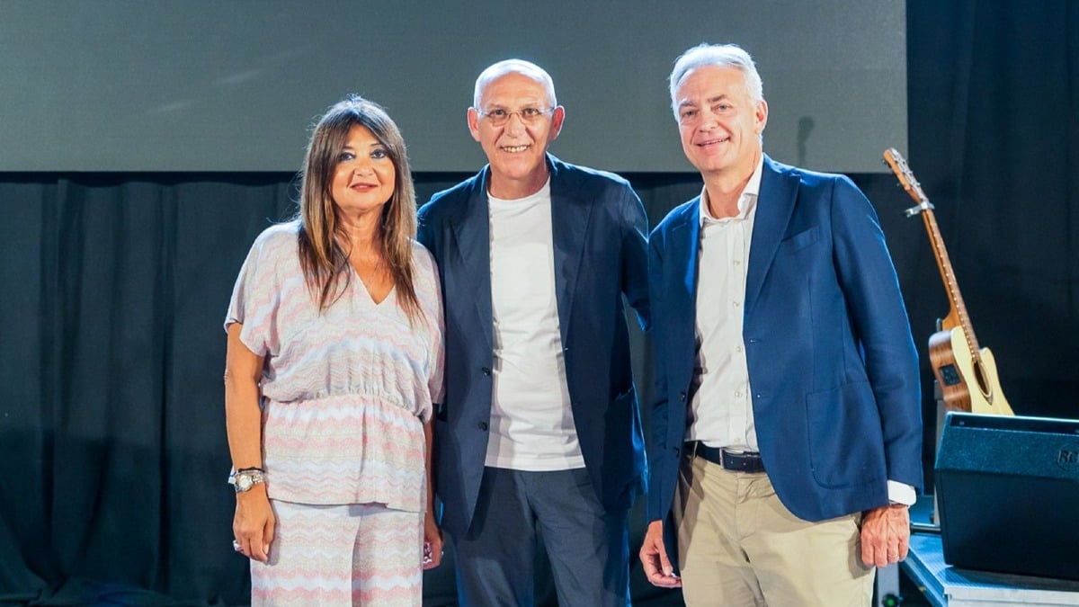 Dal valore delle comunità arbëreshe al modello Vakarici, il sindaco richiama la Calabria che cresce dalle radici dei suoi territori - 