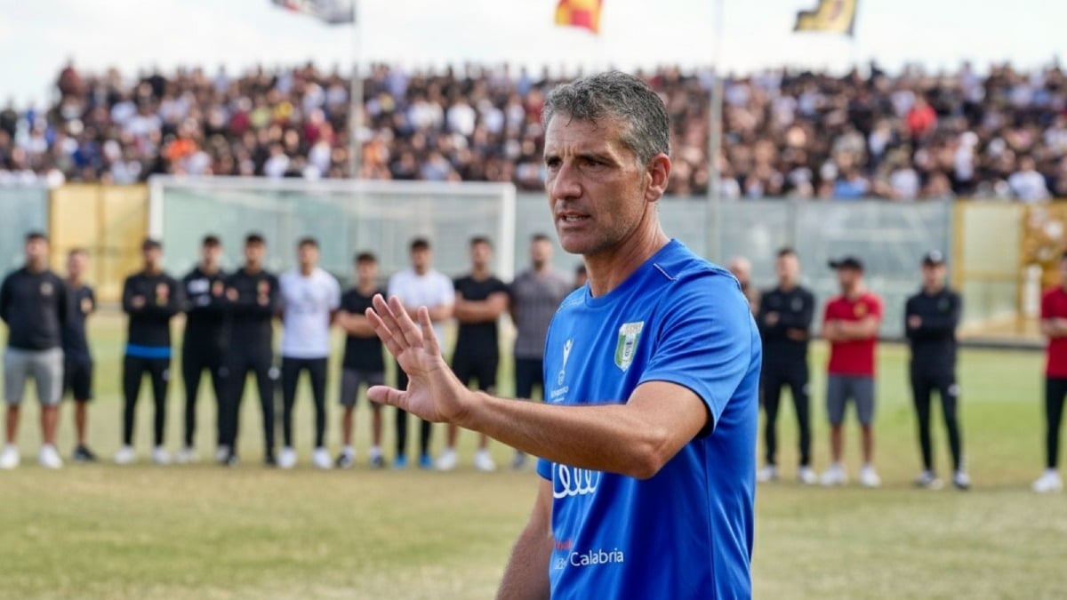 Vigor Lamezia, esonerato Antonio Foglia Manzillo - 