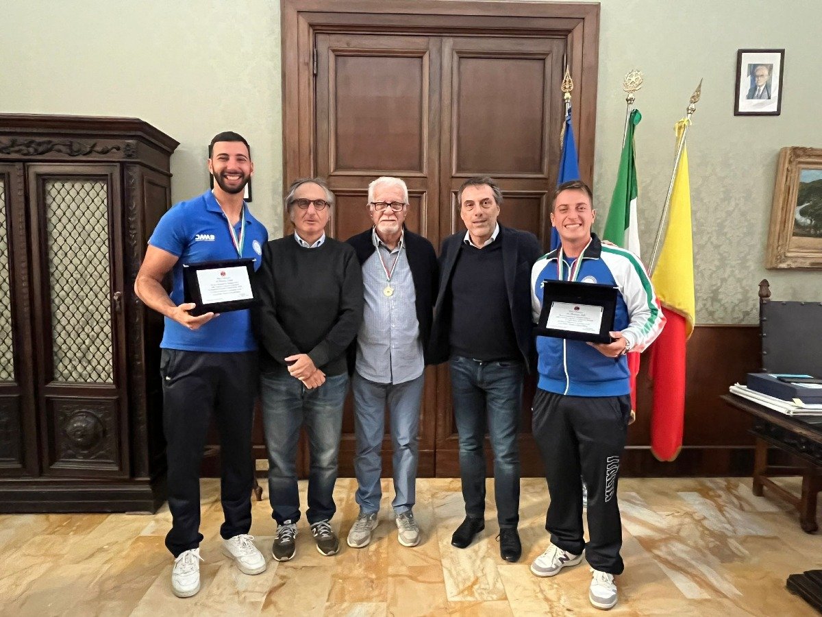 Due atleti catanzaresi protagonisti nel trionfo azzurro di pesca in kayak - 