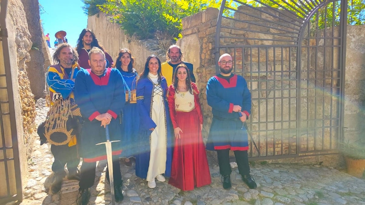 Crotone - Il centro storico ha accolto i croceristi della Aida Blu con animazioni, visite guidate e degustazioni - 