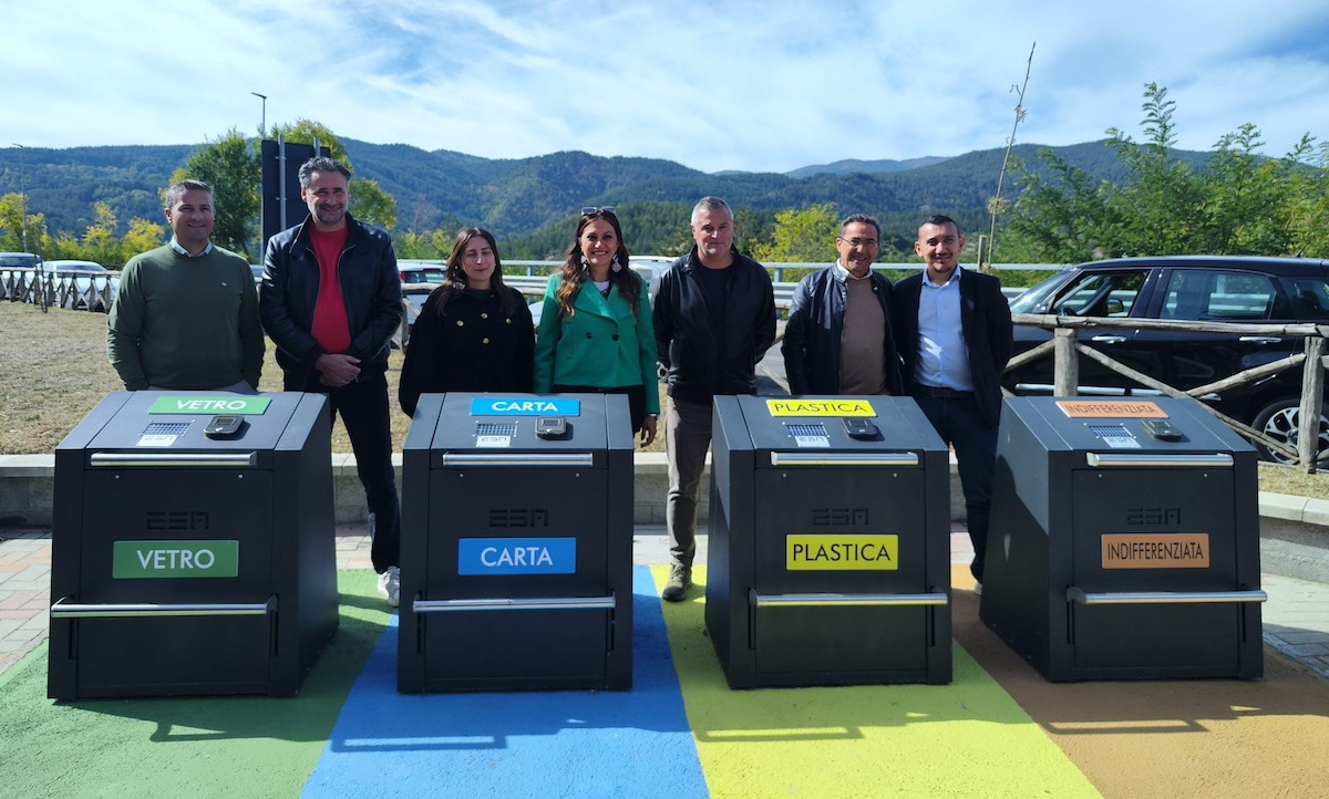 San Giovanni in Fiore - Inaugurate le nuove isole ecologiche - 