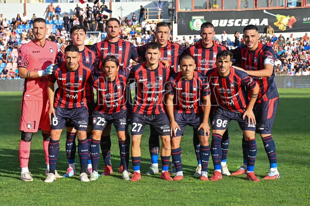 #FoggiaCrotone 0-3 | Tre gol e tre punti: il Crotone sbanca lo Zaccheria -