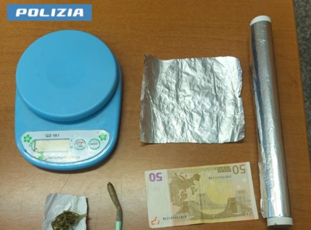 Spaccio di stupefacenti in Calabria: soggetto sorpreso ed arrestato dalla Polizia di Stato -