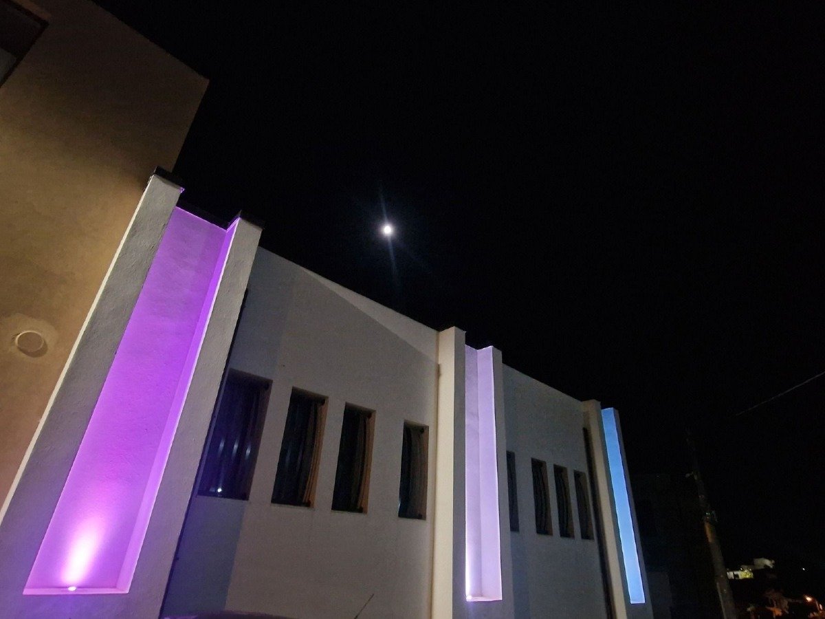 Sellia Marina illumina i suoi monumenti per la Giornata Internazionale del Lutto Perinatale -