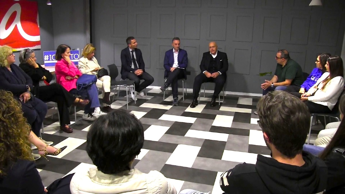 (VIDEO) Storie di ritorno e restanza: Alberto Padula a Crotone con Io Resto - 