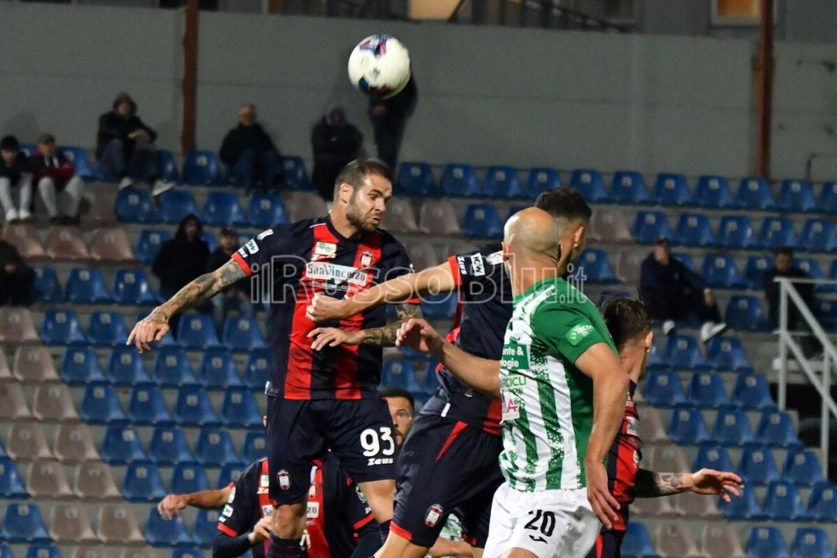 Verso #CrotoneMonopoli | I Precedenti: il Crotone imbattuto negli ultimi sette confronti - 