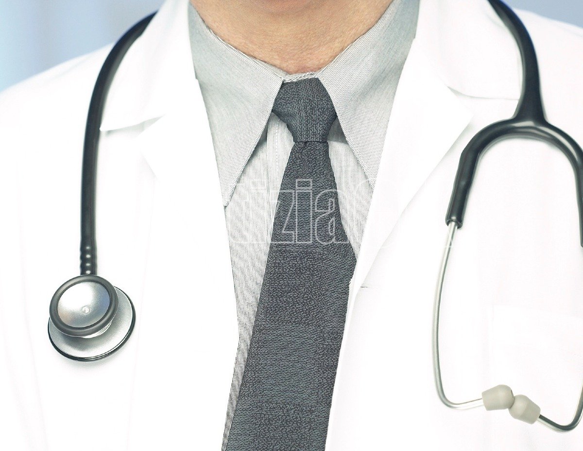 Paziente pretende visita senza prenotazione: medico aggredito con due pugni -
