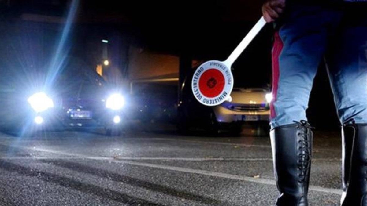 Scontro vicino il Cara di Sant'Anna: un altro incidente sulla SS 106 -