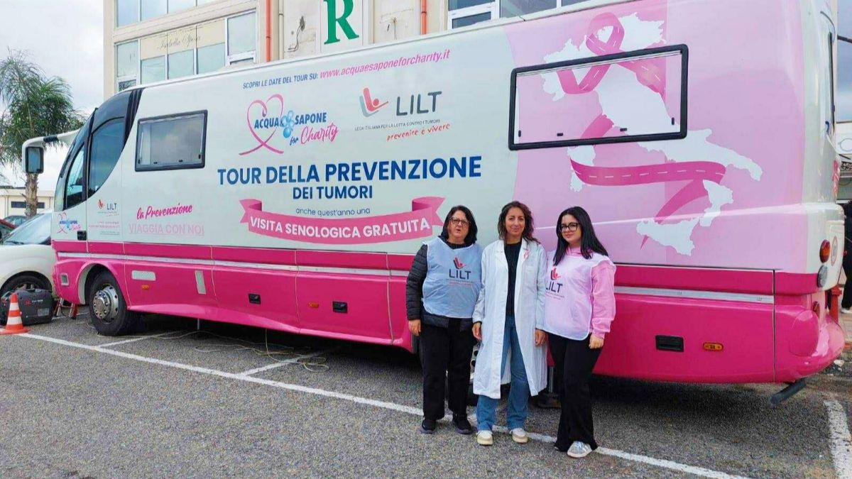 Tour della Prevenzione sbarca a Crotone: visite senologiche gratuite per tutti -