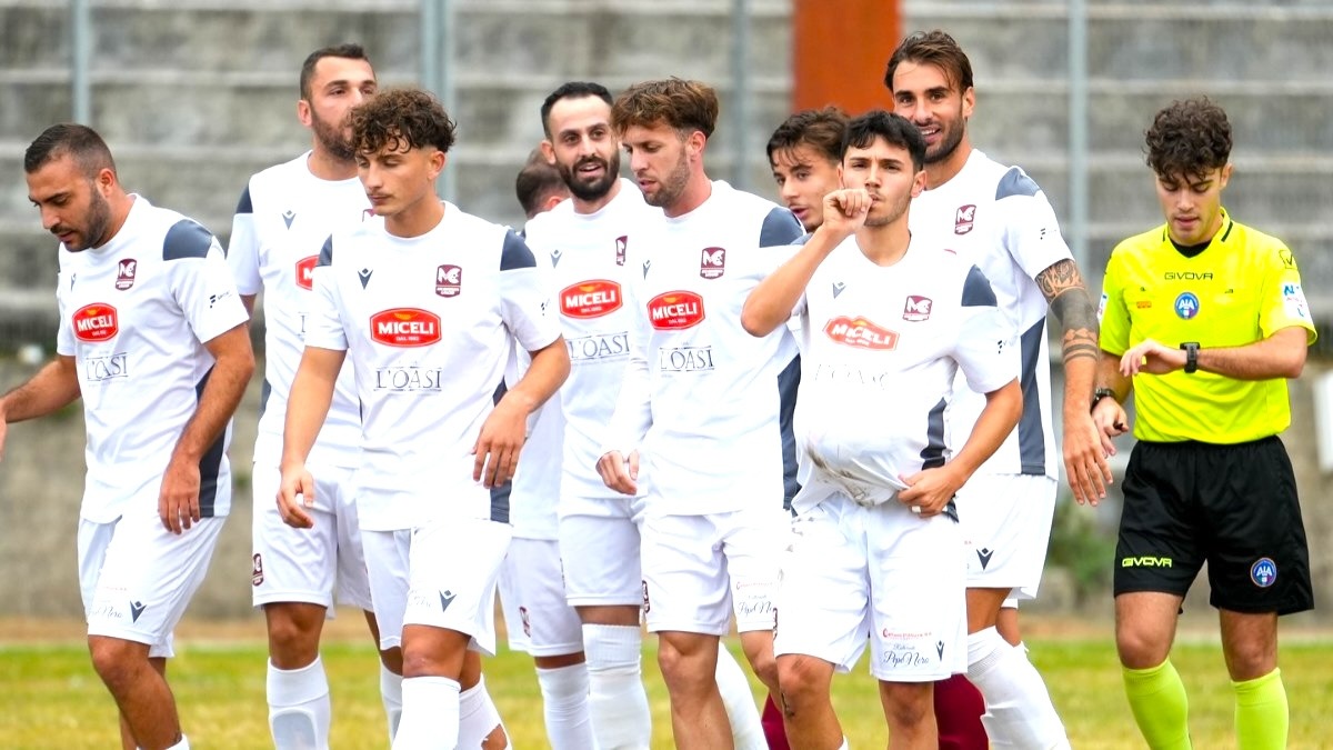 Promozione, Mesoraca Calcio non si ferma più: quarta vittoria consecutiva -