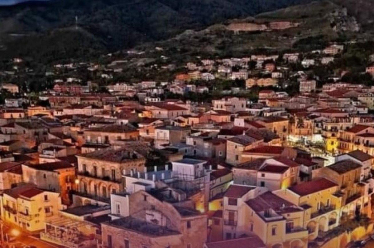 Lavori sulla SS18: interdizione temporanea al traffico per la rotatoria di San Lucido -