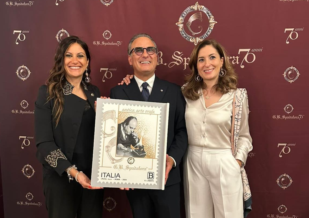 Un francobollo dedicato al maestro orafo Spadafora -