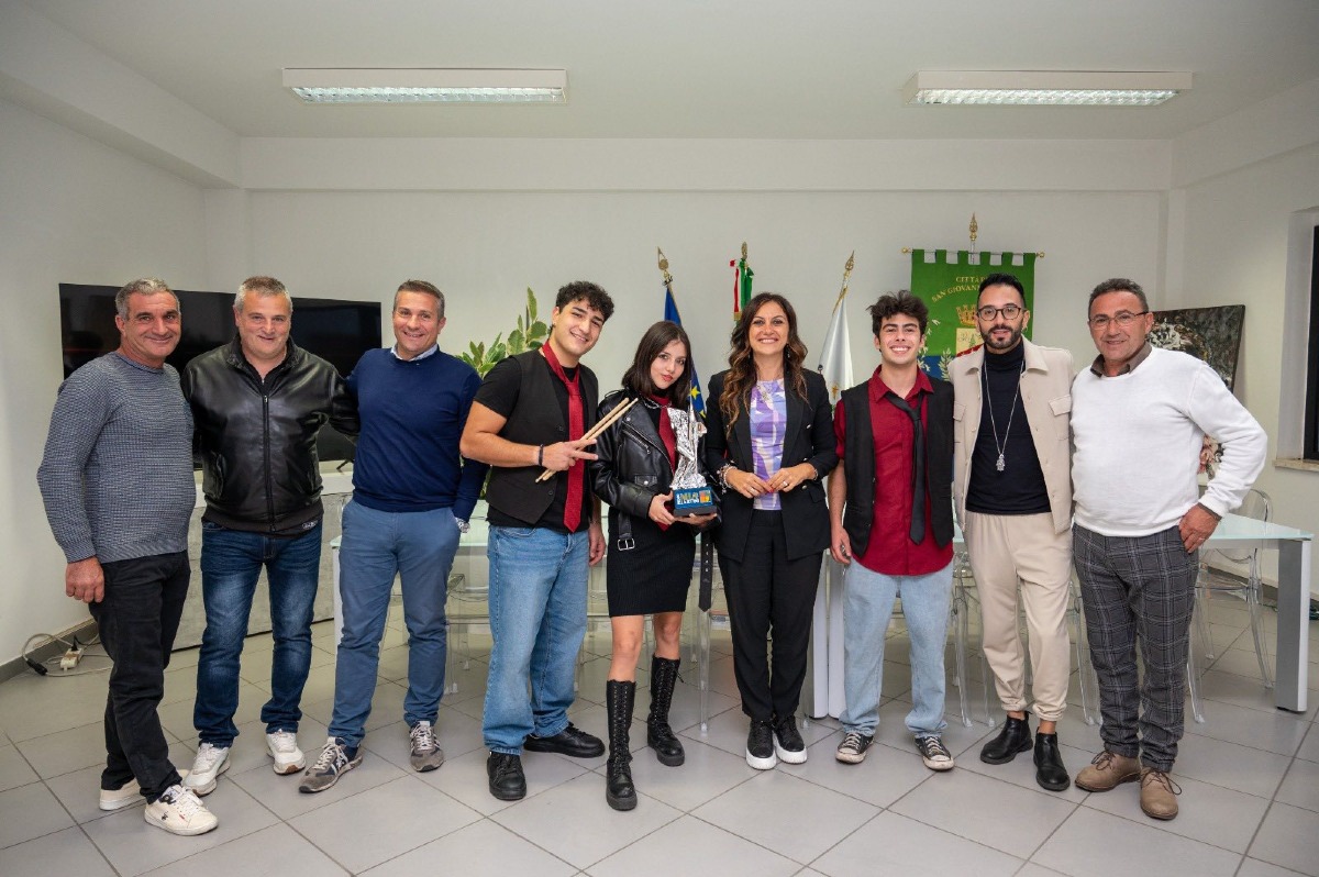 San Giovanni in Fiore celebra il successo degli Imama, vincitori del Premio Mia Martini 2025 -